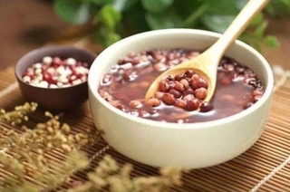 红豆薏米水的禁忌，体质偏寒者禁吃影响肠胃健康