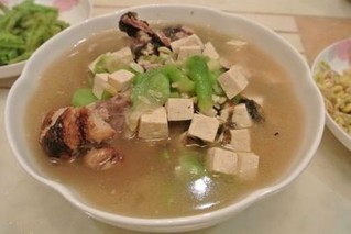 鸭架豆腐汤