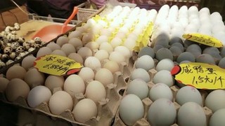 鸡蛋价格下行，现在市场价格多少钱一斤？
