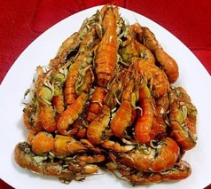 蝼蛄虾和皮皮虾的区别在哪？蝼蛄虾什么季节最肥？