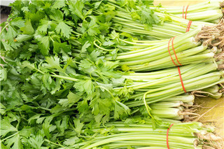 今天芹菜的市场价格是多少钱一斤？